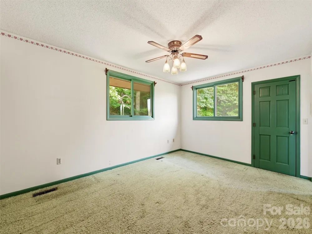 252 Big Stomp Road Waynesville, NC 28786