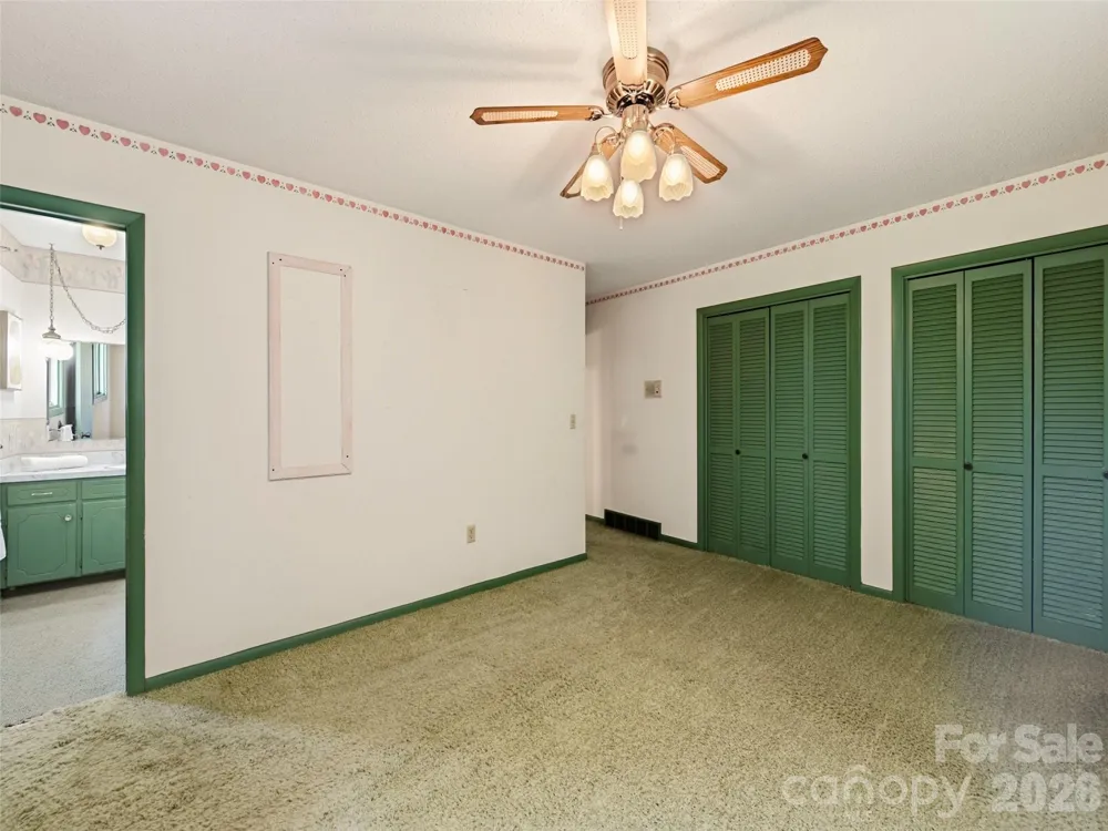 252 Big Stomp Road Waynesville, NC 28786