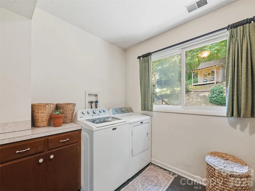252 Big Stomp Road Waynesville, NC 28786