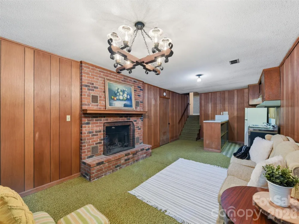 252 Big Stomp Road Waynesville, NC 28786