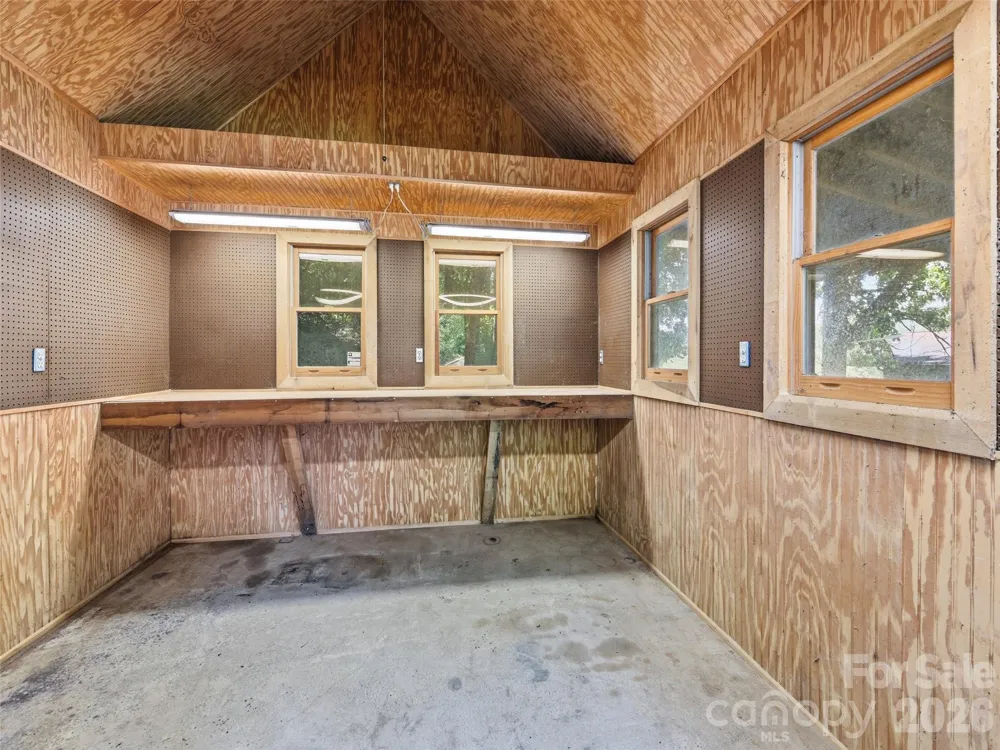 252 Big Stomp Road Waynesville, NC 28786
