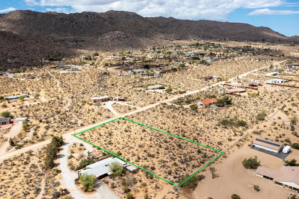 207 Onaga Trail Joshua Tree, CA 92252