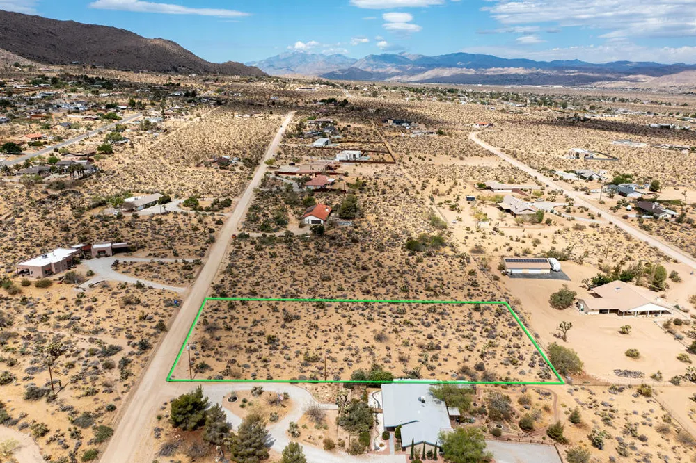 207 Onaga Trail Joshua Tree, CA 92252
