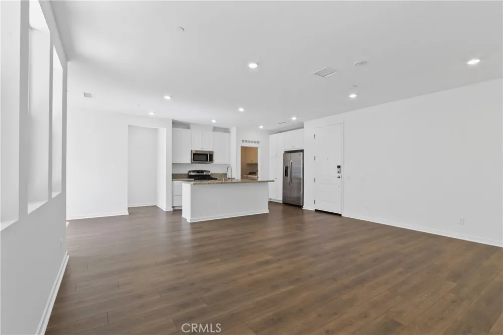 960 Tangent Privado #305 Ontario, CA 91764