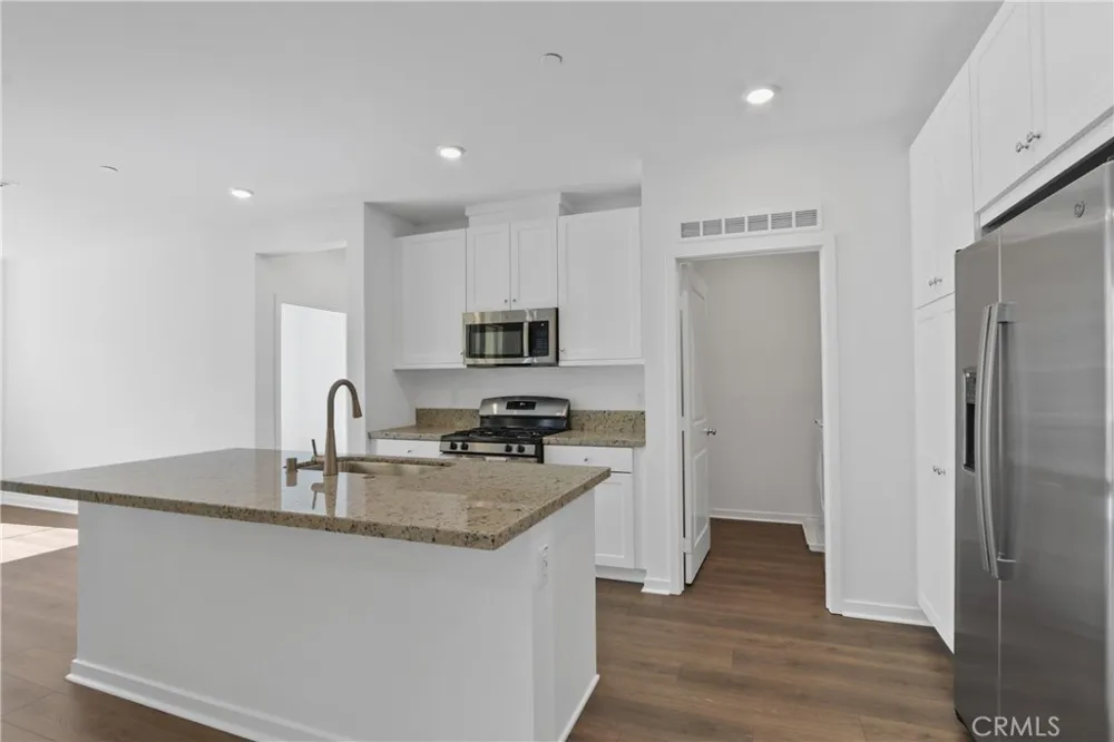 960 Tangent Privado #305 Ontario, CA 91764