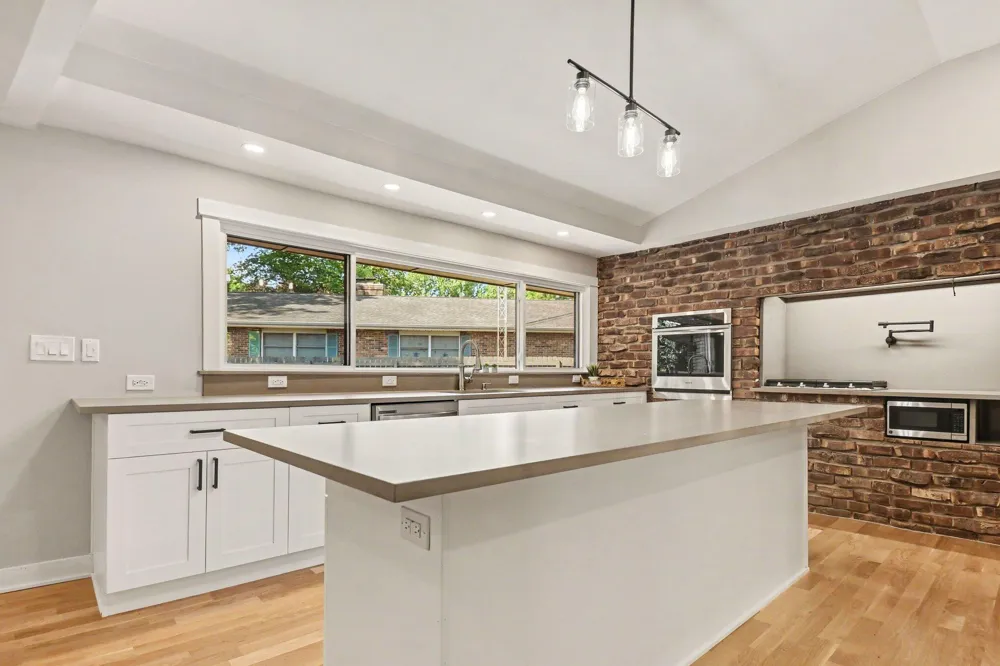 2631 Hillview Lane St. Joseph, MI 49085