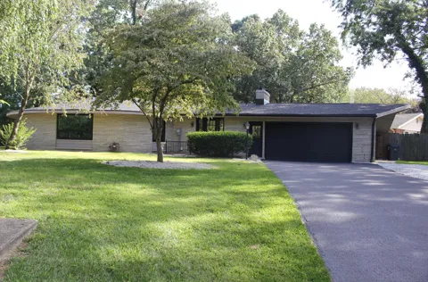 2631 Hillview Lane