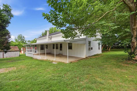 120 Bradley Ln