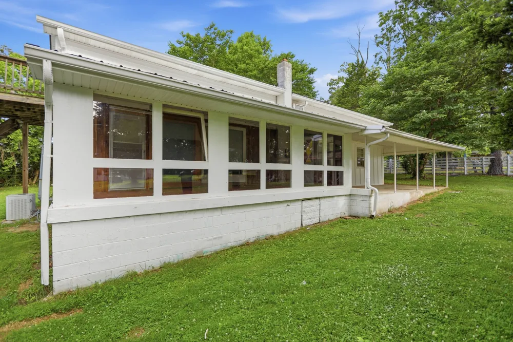 120 Bradley Ln Cottontown, TN 37048
