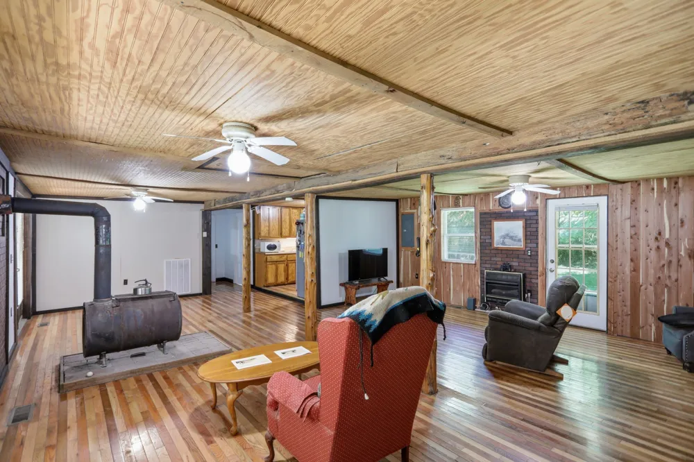 120 Bradley Ln Cottontown, TN 37048
