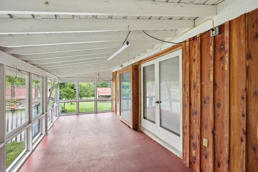 120 Bradley Ln Cottontown, TN 37048