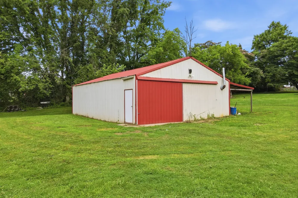 120 Bradley Ln Cottontown, TN 37048