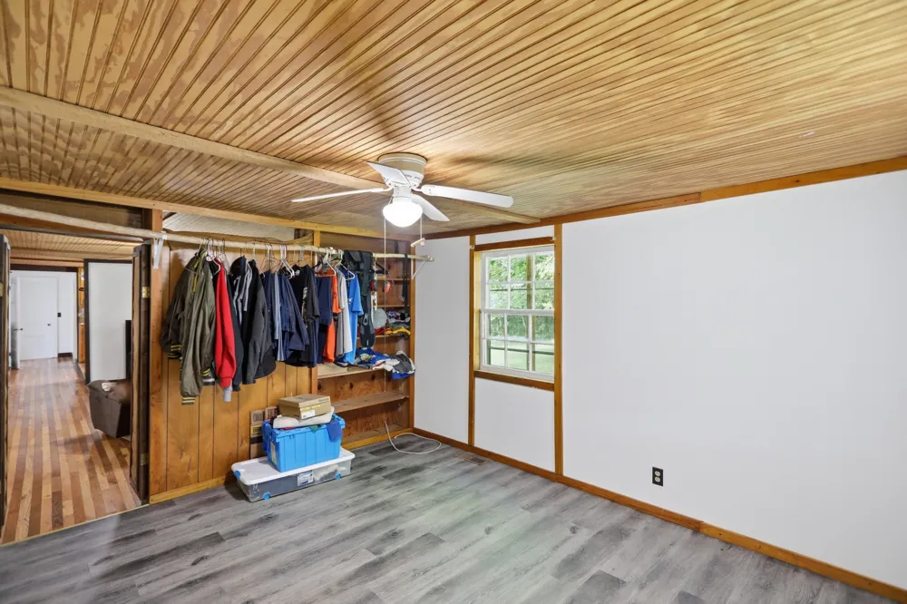 120 Bradley Ln Cottontown, TN 37048