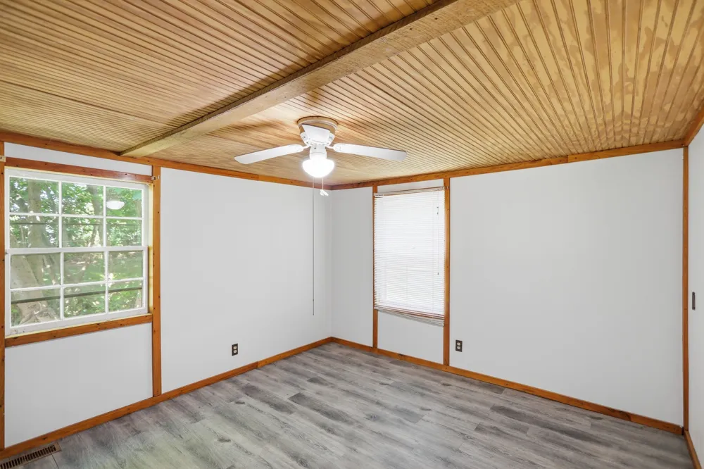 120 Bradley Ln Cottontown, TN 37048