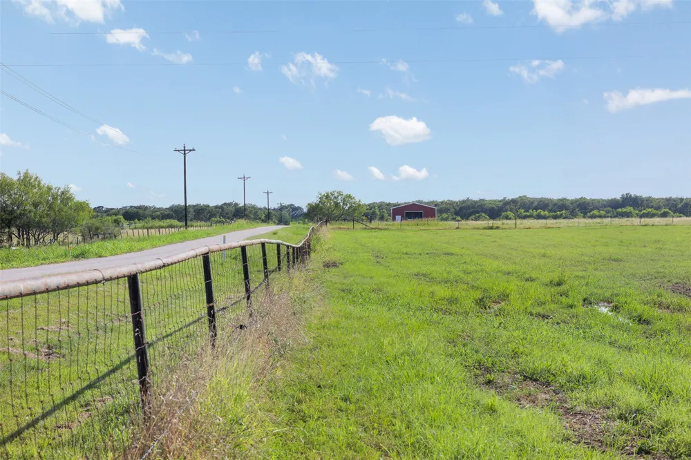 1546 County Road 203 Paige, TX 78659