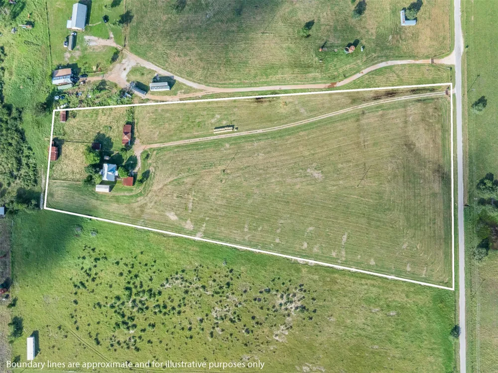 1546 County Road 203 Paige, TX 78659