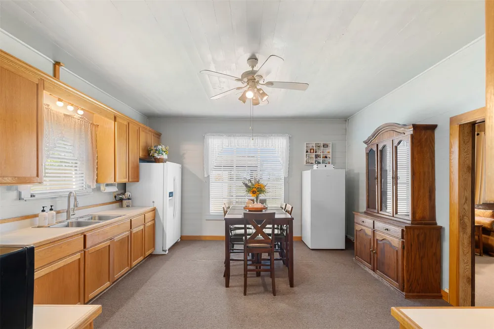 1546 County Road 203 Paige, TX 78659