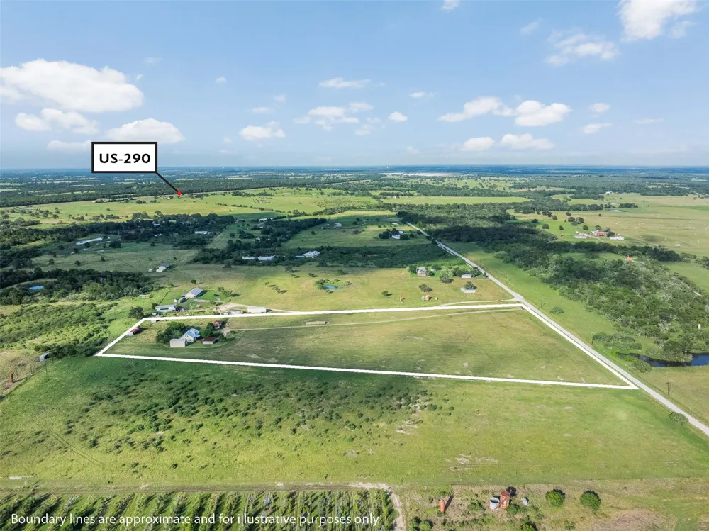 1546 County Road 203 Paige, TX 78659