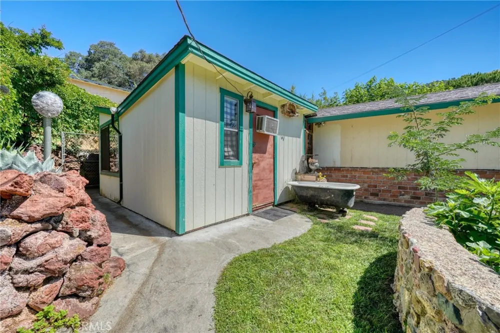 7035 Floyd Way Nice, CA 95464
