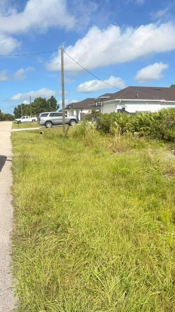 2806 54TH ST W Lehigh Acres, FL 33971