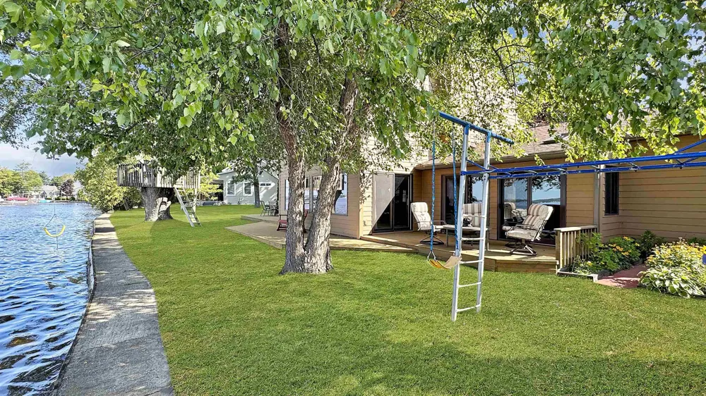 311 E Lake Mitchell Drive Cherry Grove Township, MI 49601