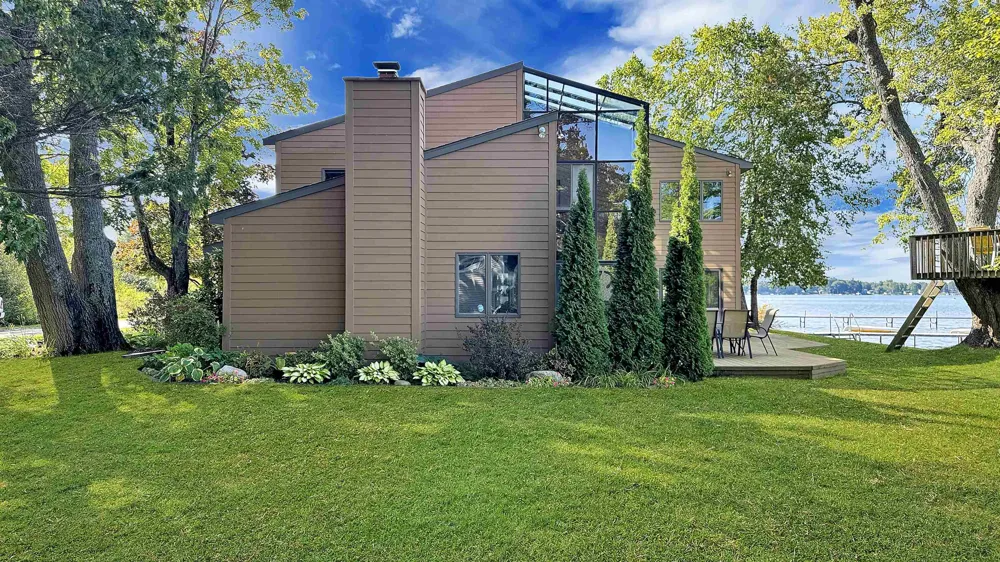 311 E Lake Mitchell Drive Cherry Grove Township, MI 49601