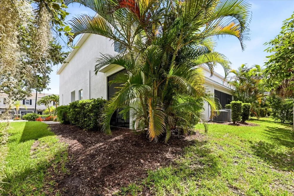 6453 BAYTOWN DRIVE Sarasota, FL 34240
