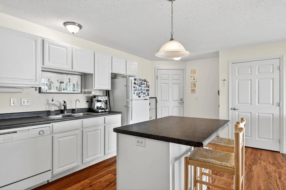 1976 29th Place NW #201 Rochester, MN 55901