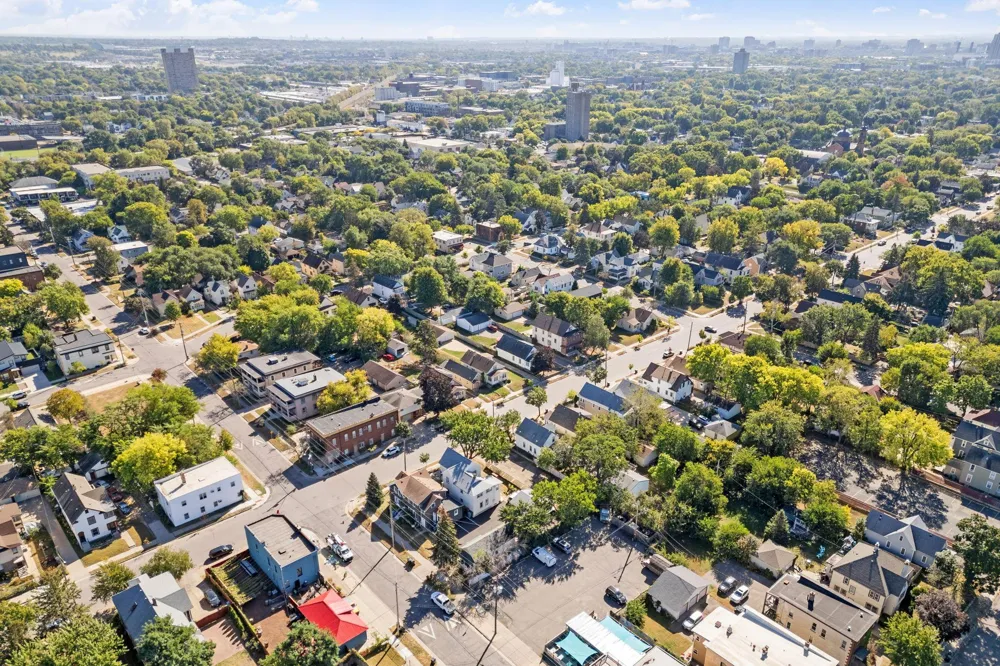 2110 4th Street NE Minneapolis, MN 55418
