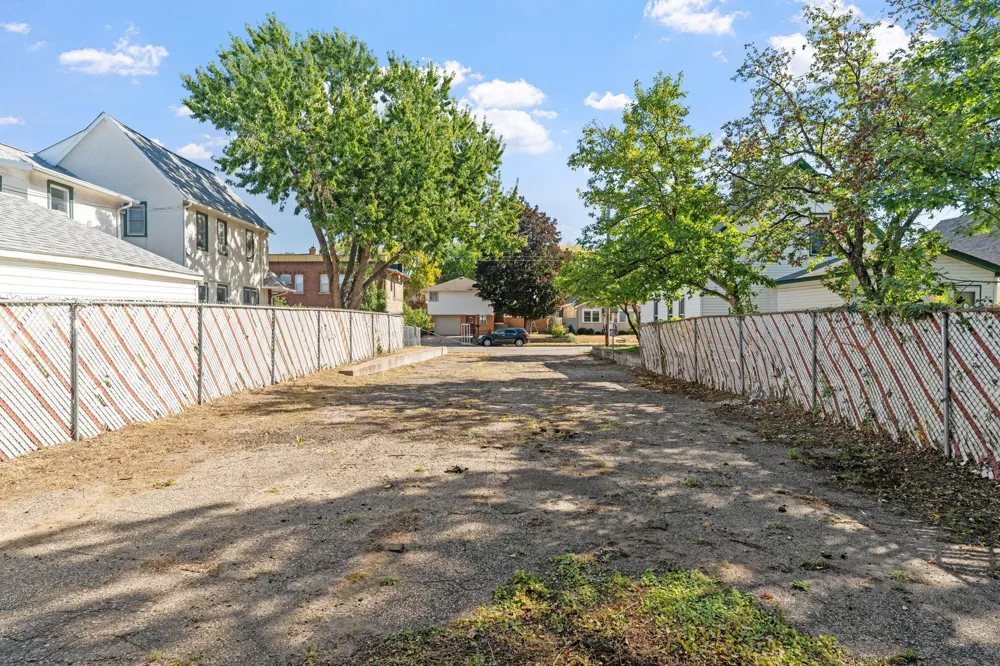 2110 4th Street NE Minneapolis, MN 55418