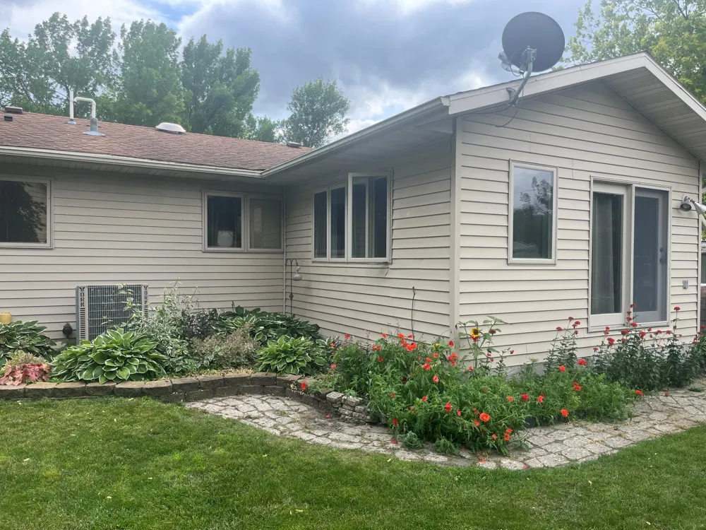 301 5th Street SW Hankinson, ND 58041