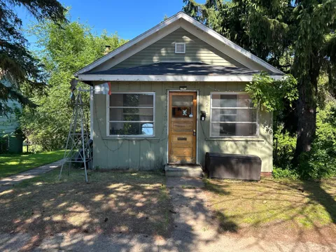 219 Gillis Avenue NE