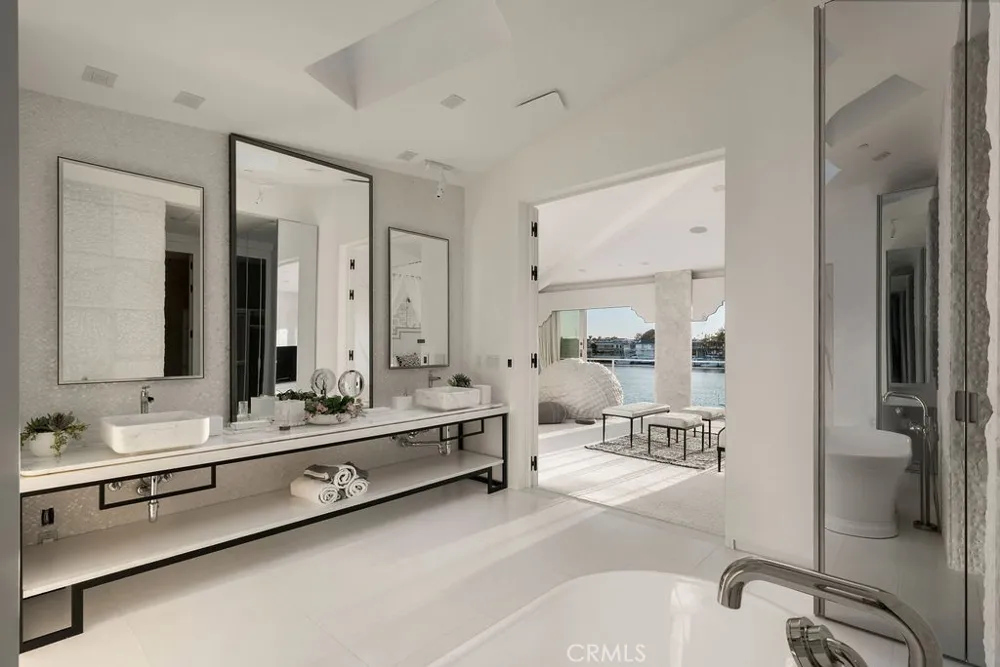87 Linda Newport Beach, CA 92660