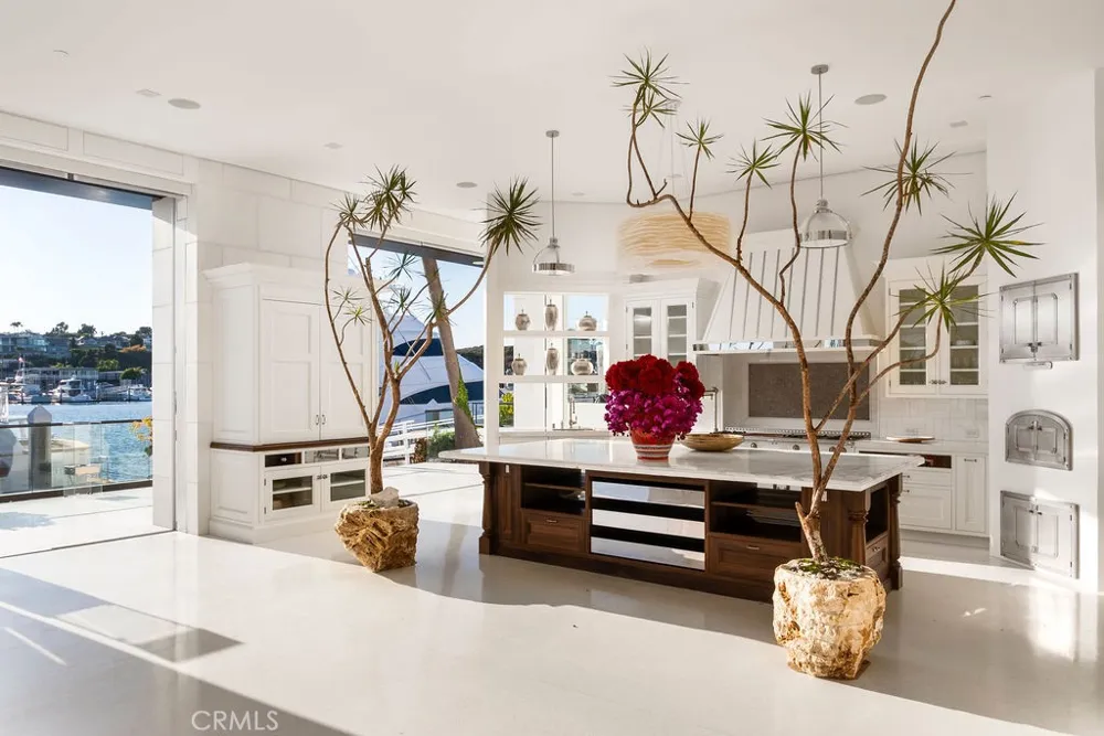 87 Linda Newport Beach, CA 92660