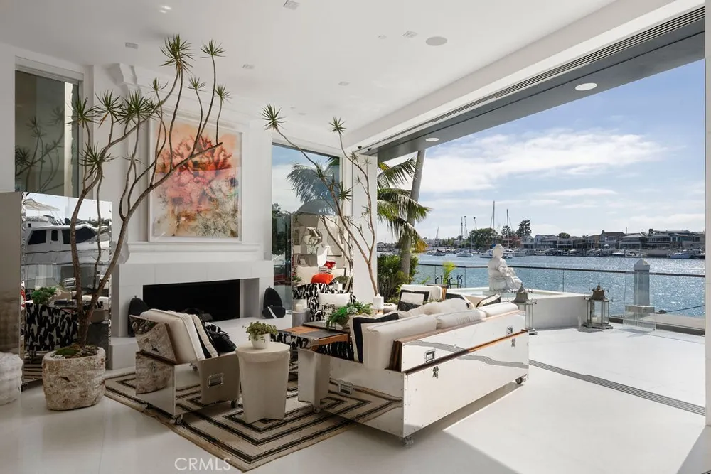 87 Linda Newport Beach, CA 92660