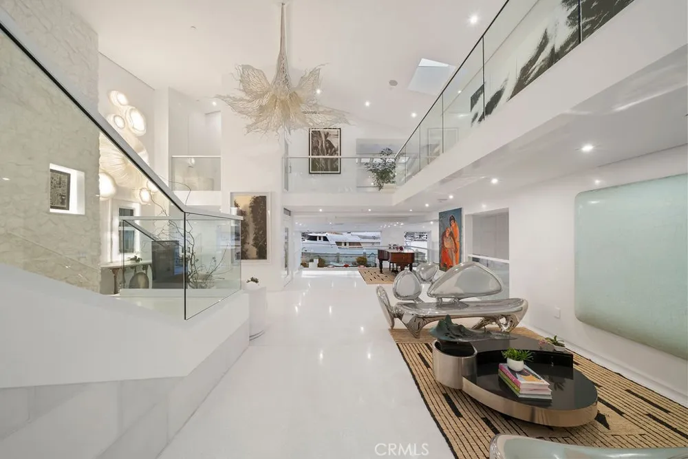 87 Linda Newport Beach, CA 92660