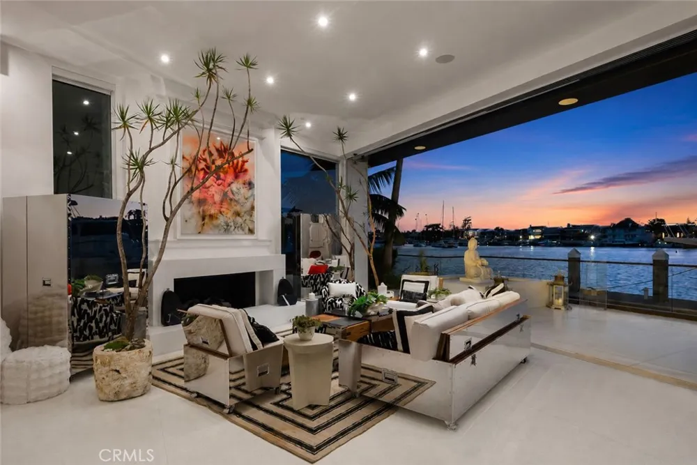 87 Linda Newport Beach, CA 92660