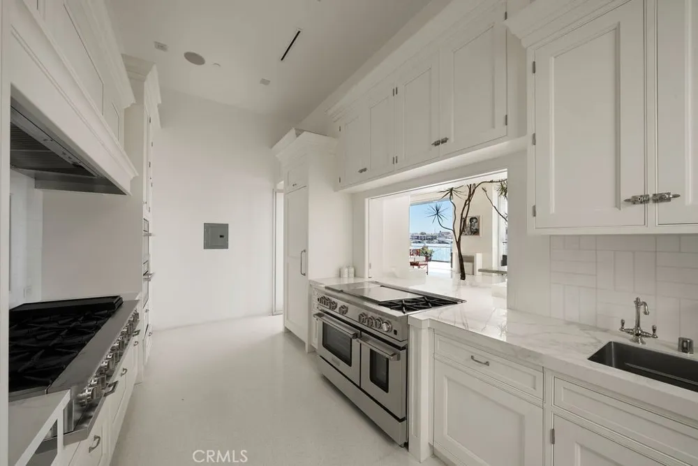 87 Linda Newport Beach, CA 92660