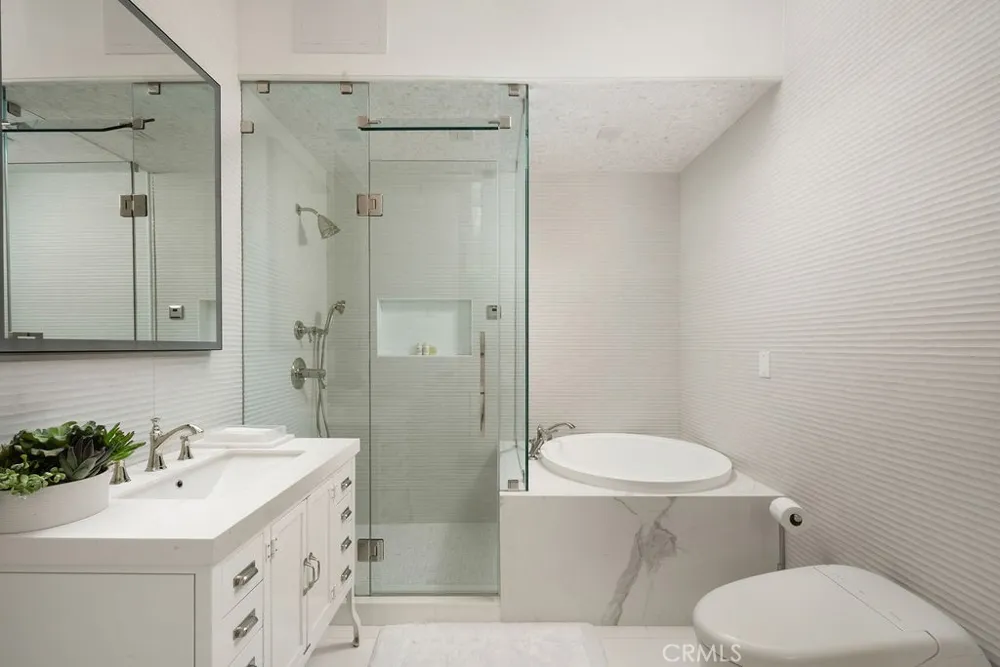 87 Linda Newport Beach, CA 92660