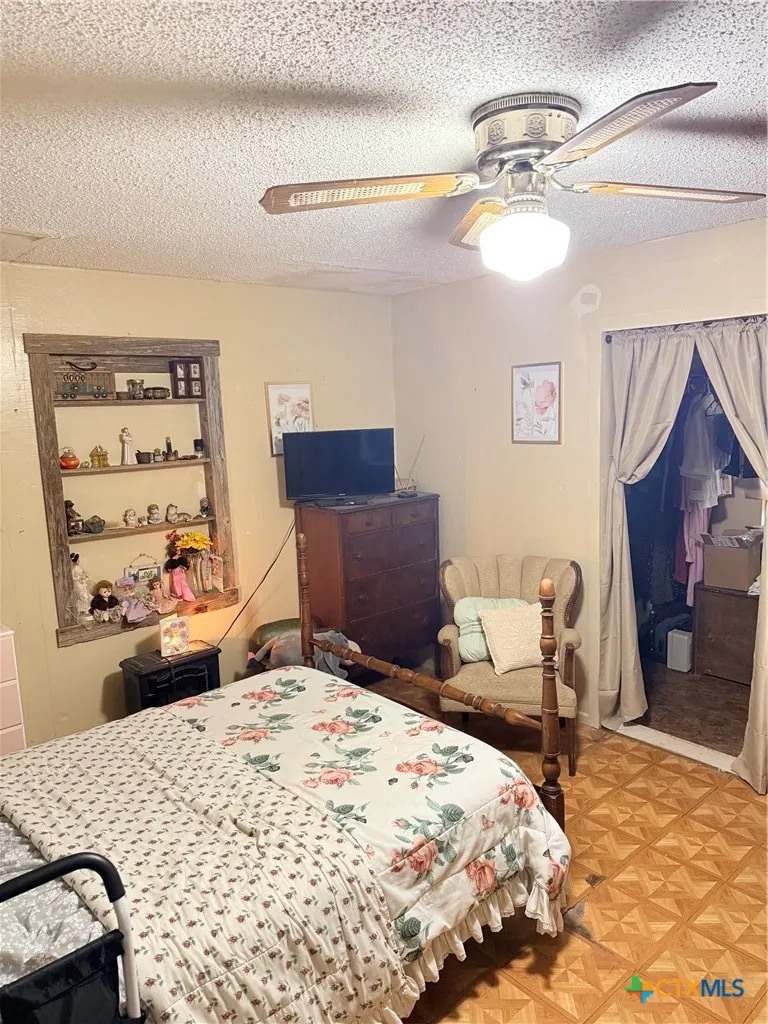 140 Mackie Lane Seguin, TX 78155