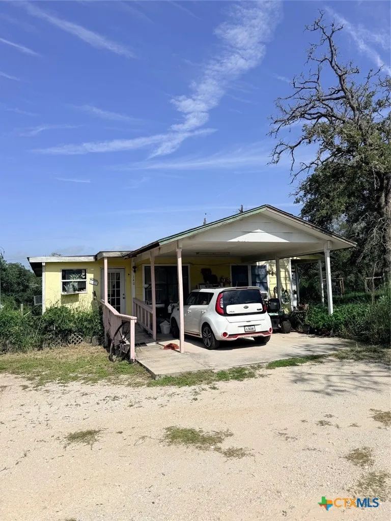 140 Mackie Lane Seguin, TX 78155
