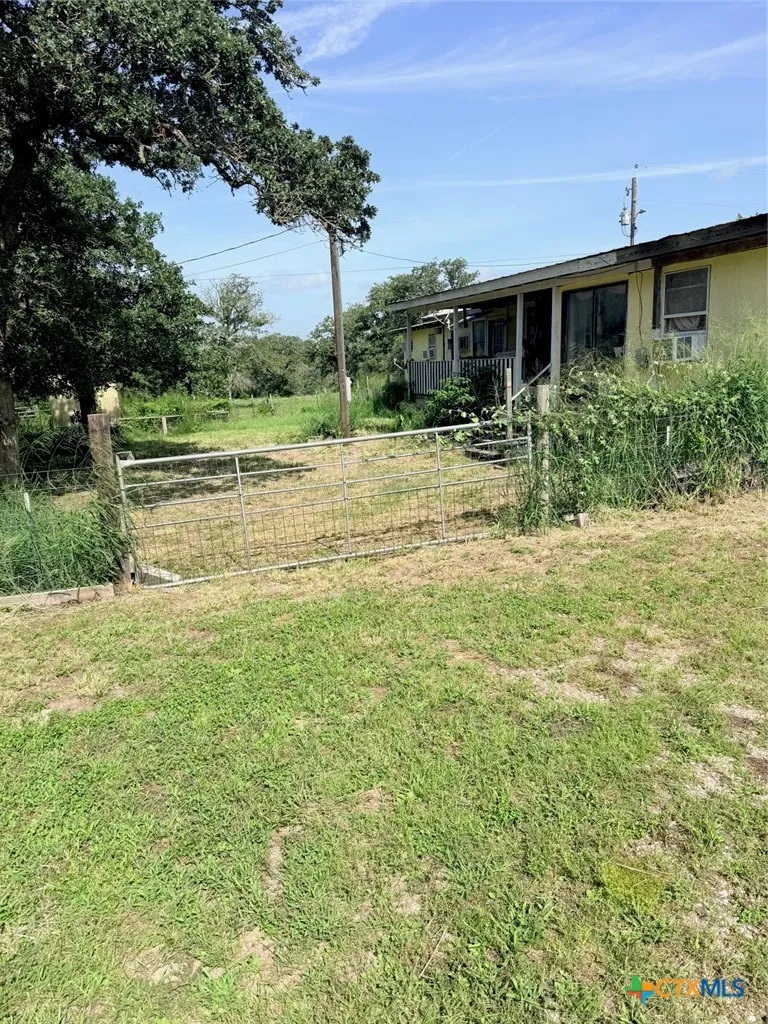 140 Mackie Lane Seguin, TX 78155
