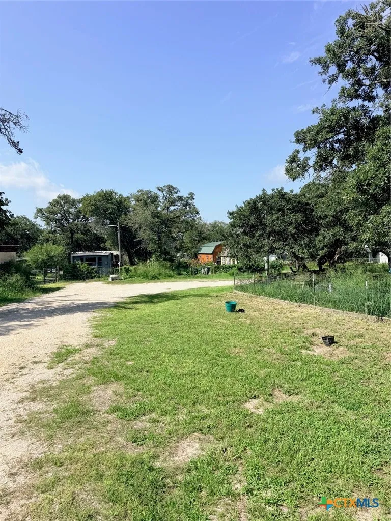140 Mackie Lane Seguin, TX 78155