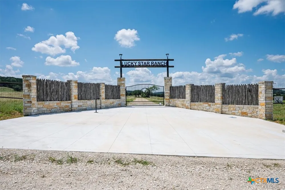 2340 County Road 152 Purmela, TX 76566