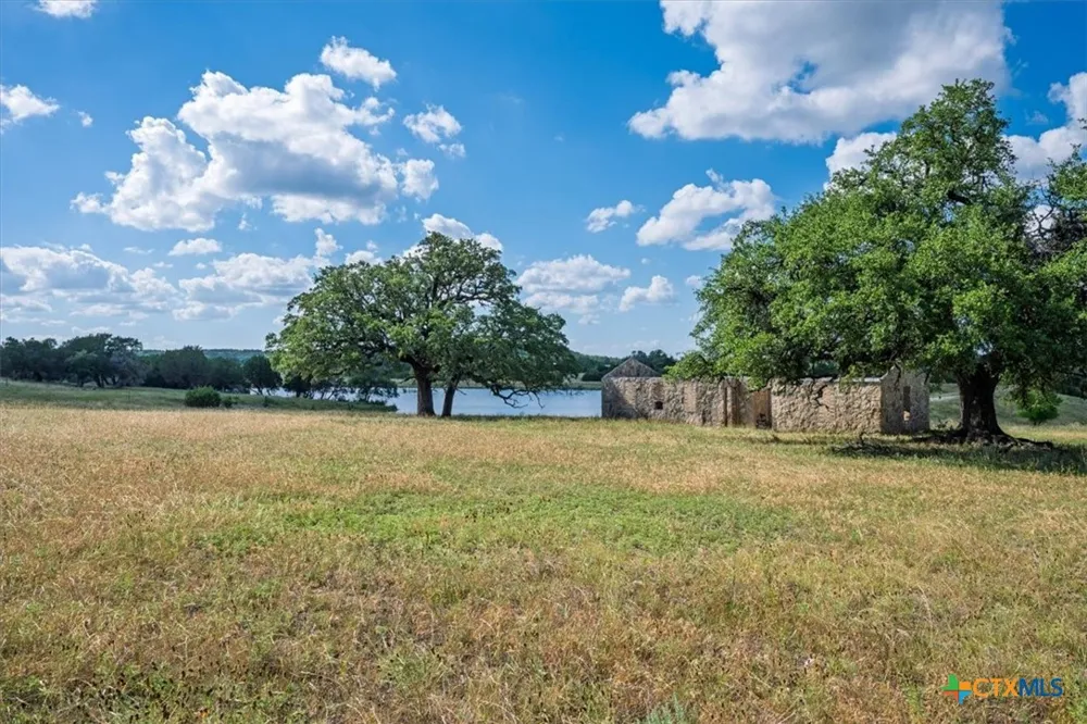 2340 County Road 152 Purmela, TX 76566