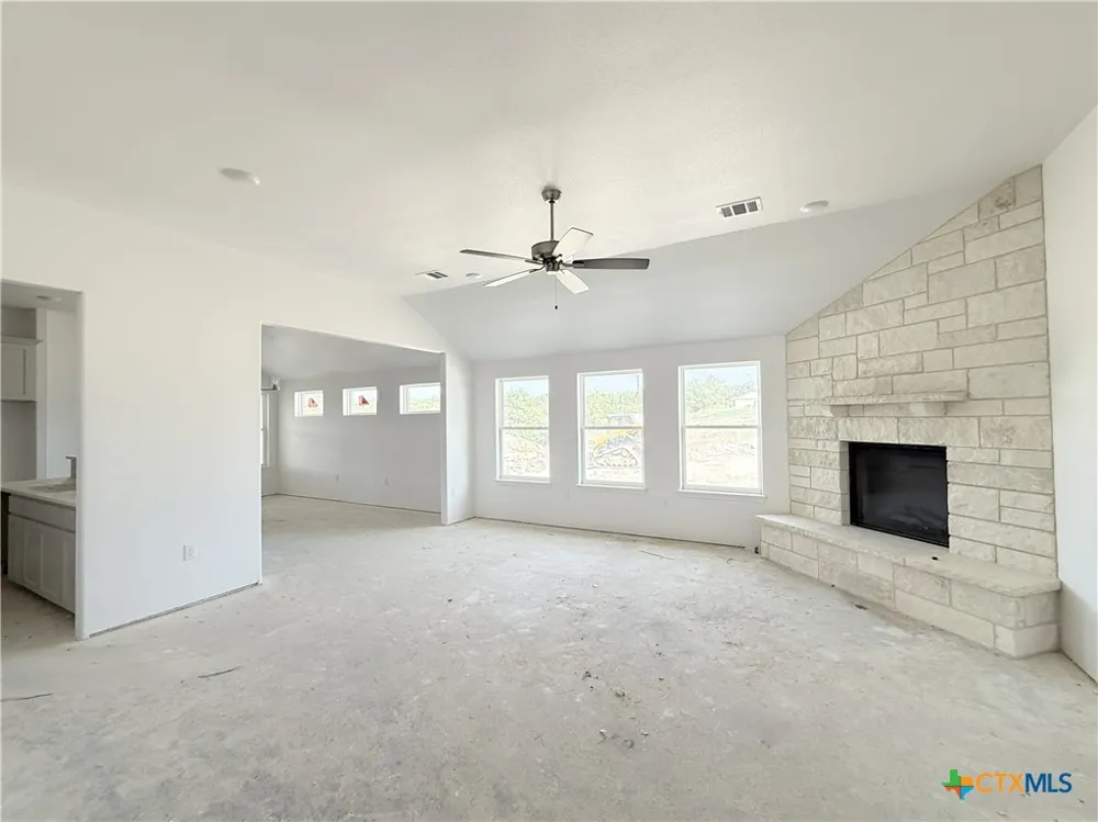 5242 Lassen Lane Belton, TX 76513