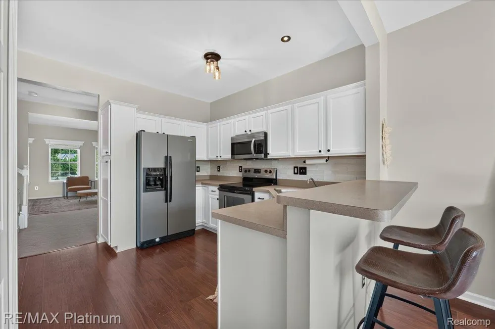 1602 Pinecroft Ln. Howell City, MI 48855