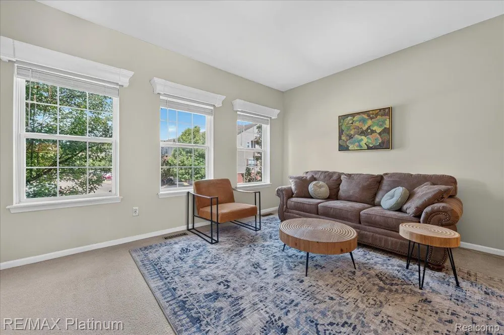 1602 Pinecroft Ln. Howell City, MI 48855