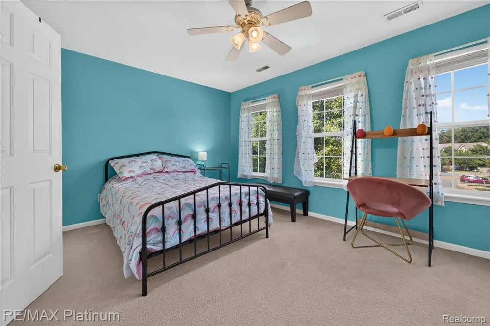 1602 Pinecroft Ln. Howell City, MI 48855