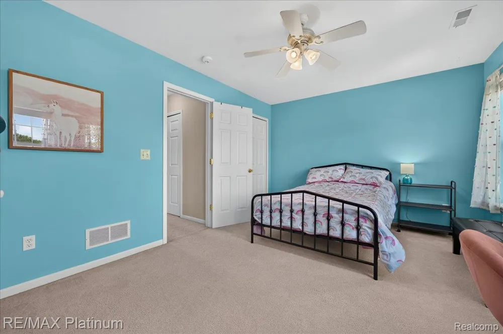 1602 Pinecroft Ln. Howell City, MI 48855